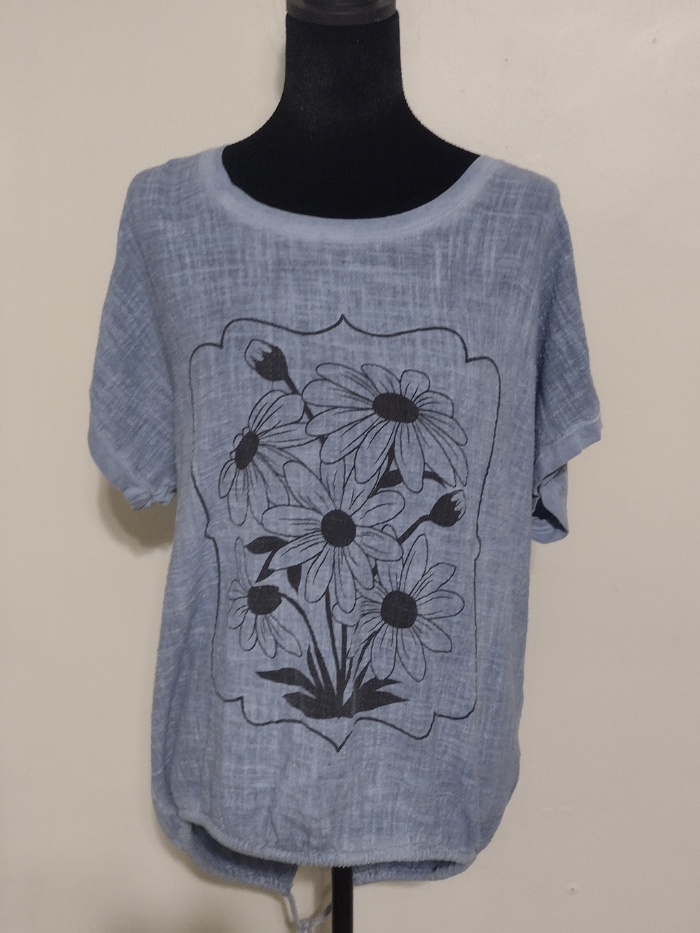 Arianna Women's Blue Floral Graphic Short-Sleeve Top - Picture 2 of 10